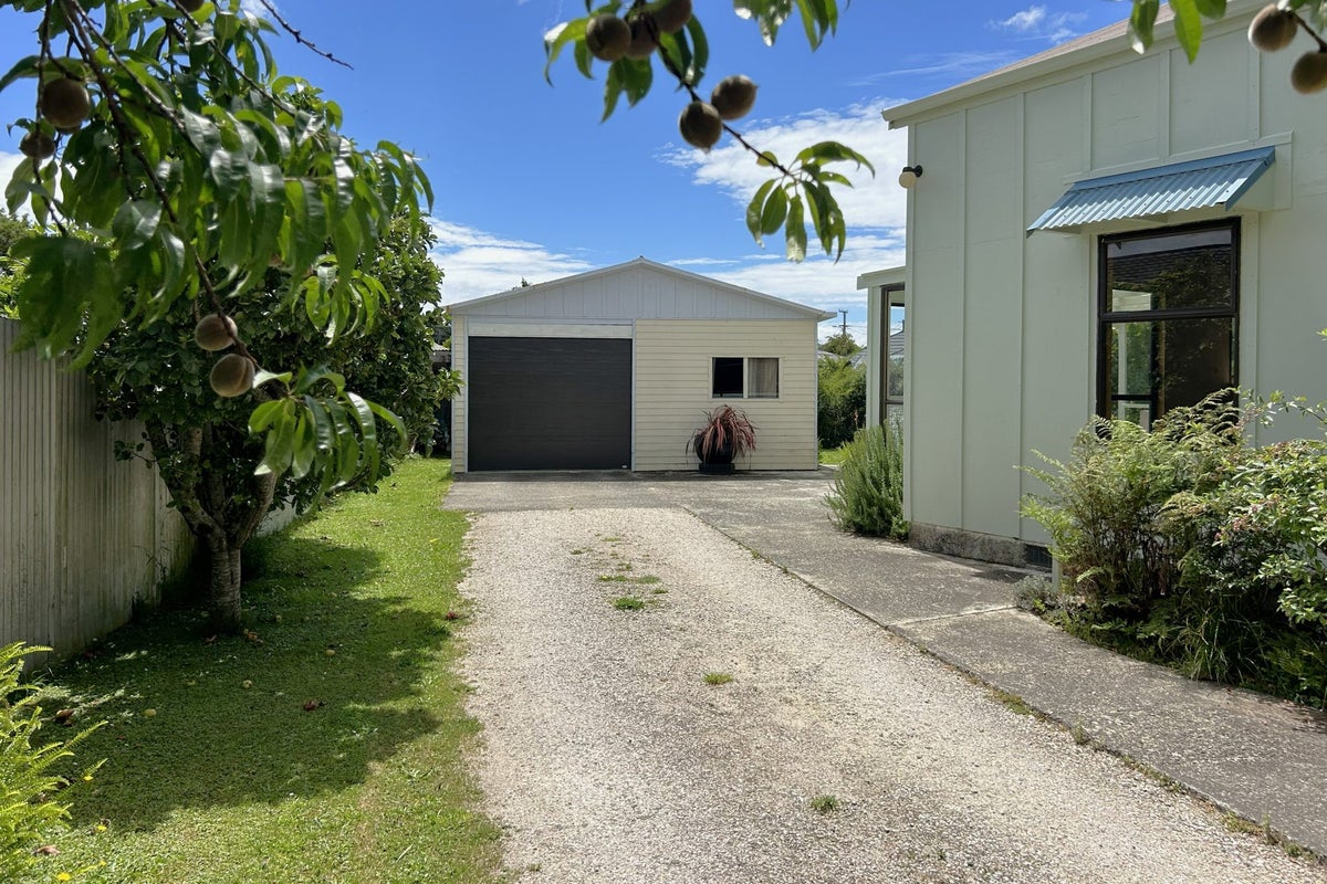 5 Norman Bensemann Place, Takaka - Carousel 2