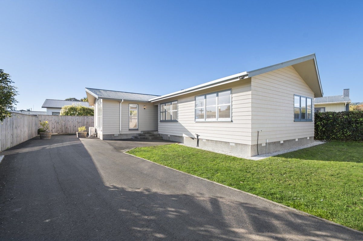22 Wyndham Street, Ashhurst, Palmerston North - Carousel 1
