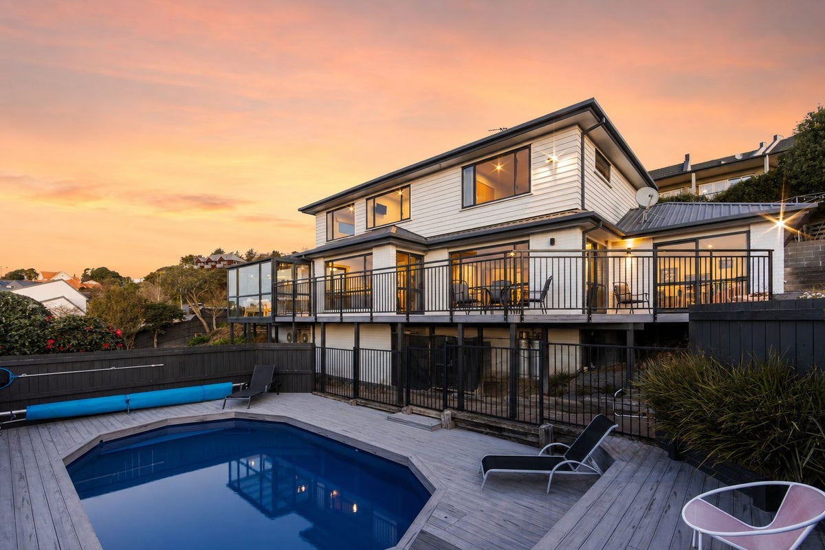 14 Uldale Place, Westmorland, Christchurch - Carousel 1