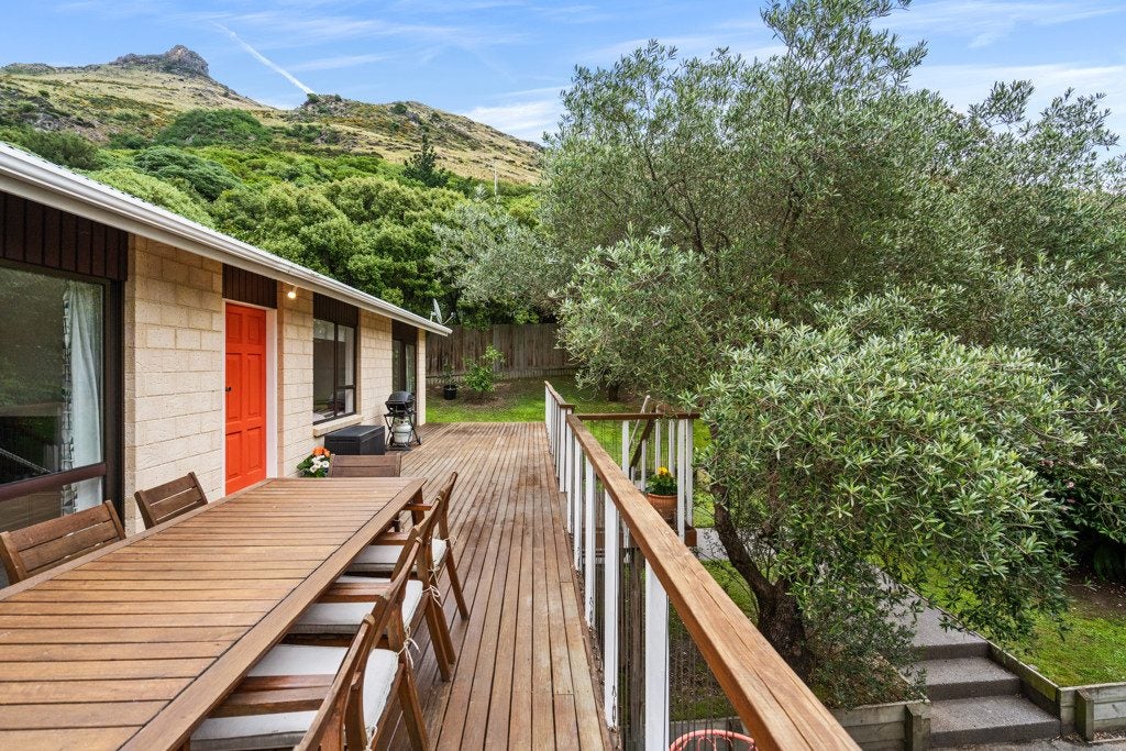 15 Heathvale Place, Heathcote Valley, Christchurch - Carousel 2