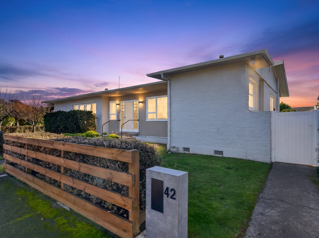 42 Miro Street, Lansdowne, Masterton - Carousel 1
