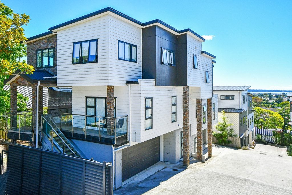 4225A Great North Road, Glendene, Auckland - Carousel 1