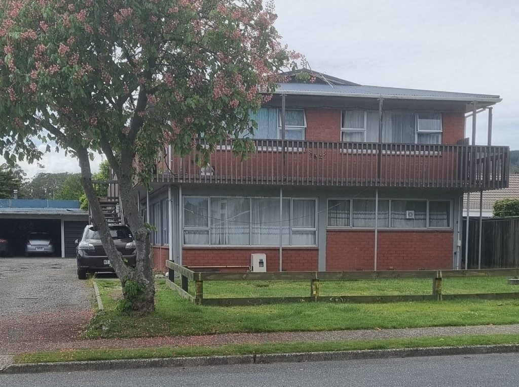 2/22 Deere Avenue, Fenton Park, Rotorua, Bay Of Plenty - Carousel 1
