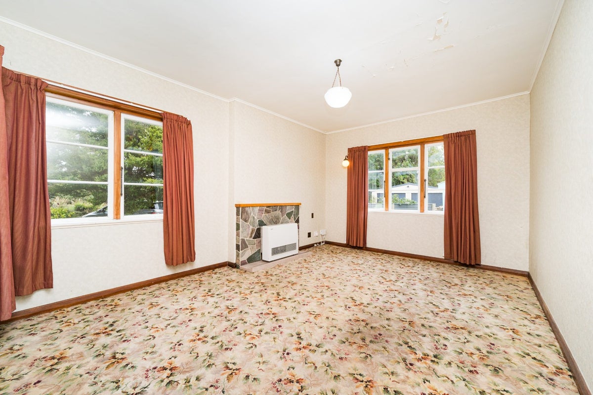 11 Savage Crescent, West End, Palmerston North - Carousel 2