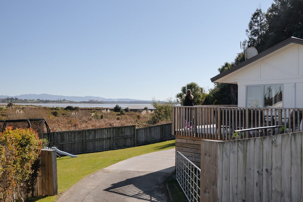 9 Westwood Street, Bellevue, Tauranga - Carousel 1