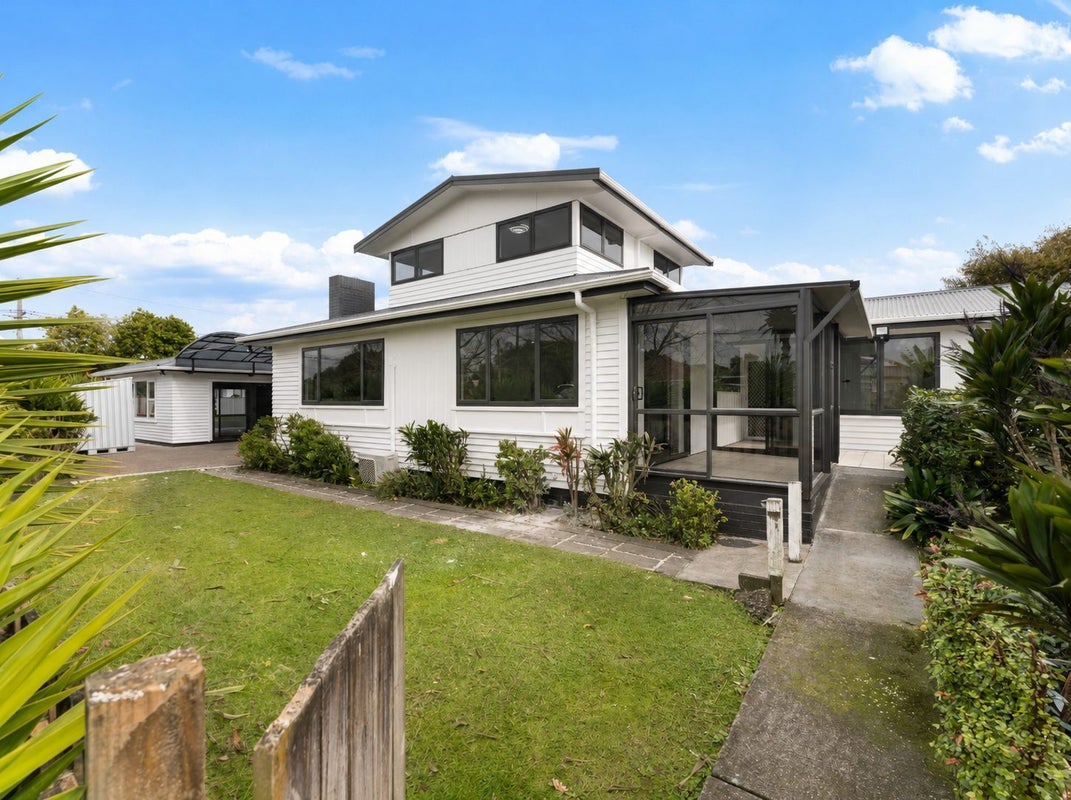 16 Hamilton Road, Papatoetoe, Auckland - Carousel 1