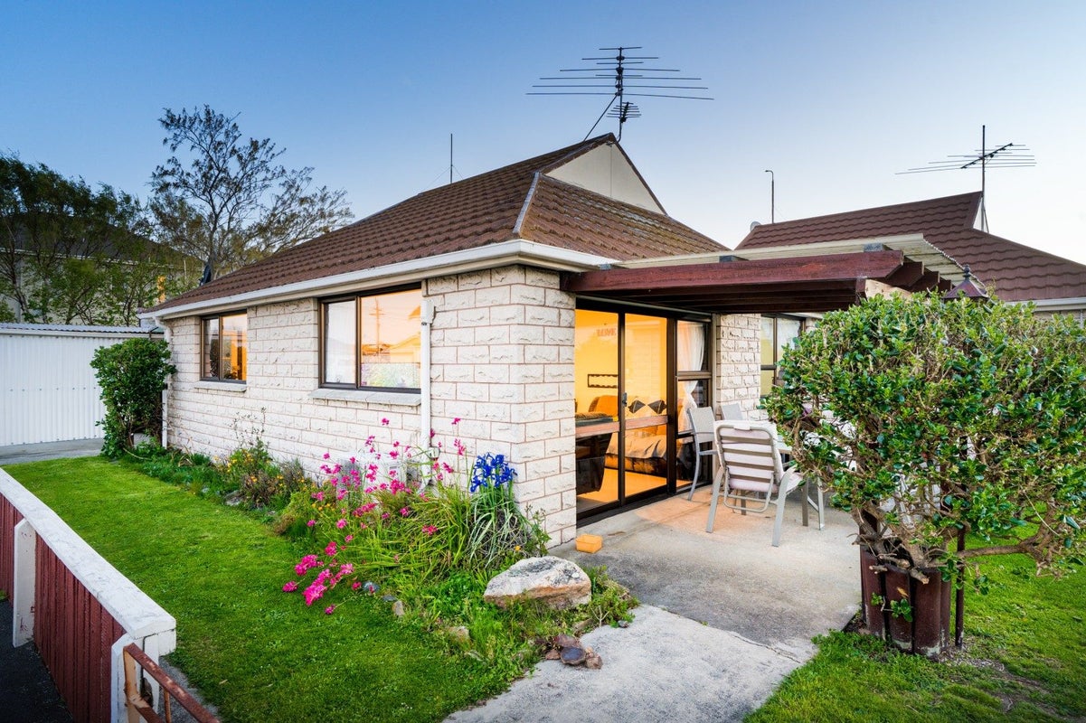 32 Begg Street, Saint Kilda, Dunedin - Carousel 1