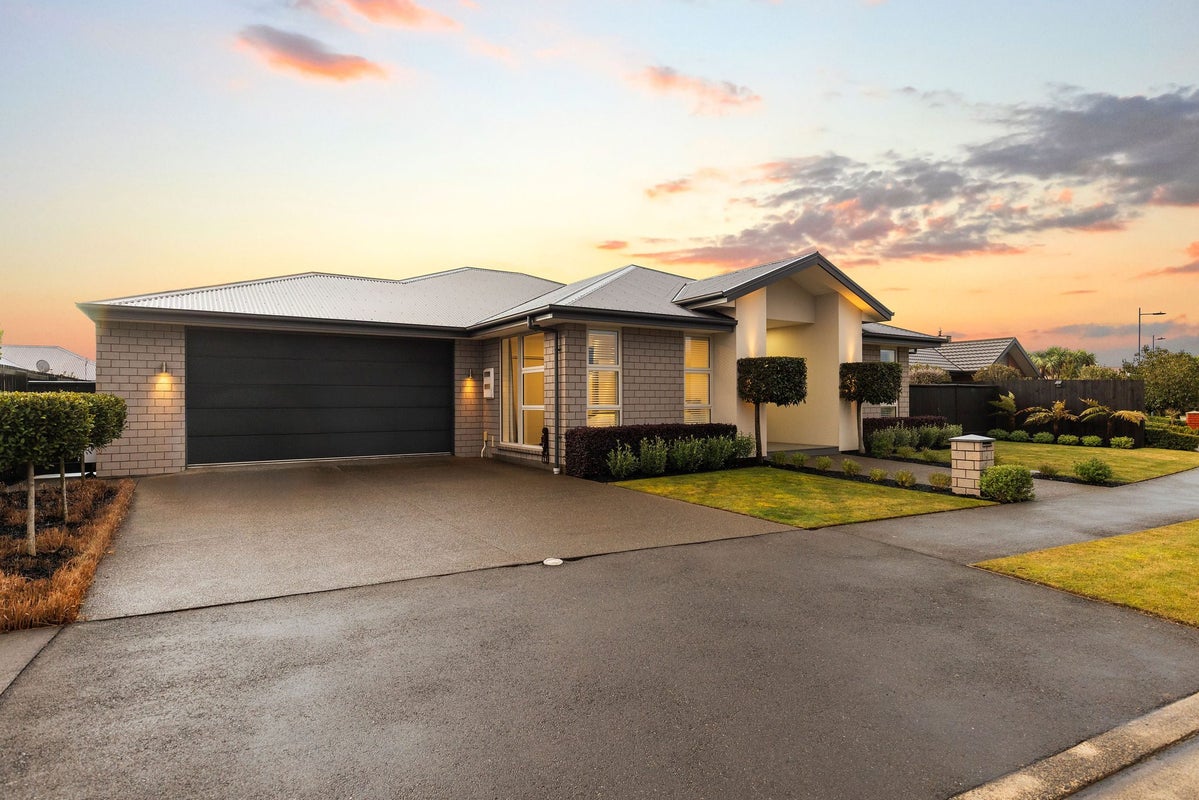 4 Napier Drive, Wigram, Christchurch - Carousel 1