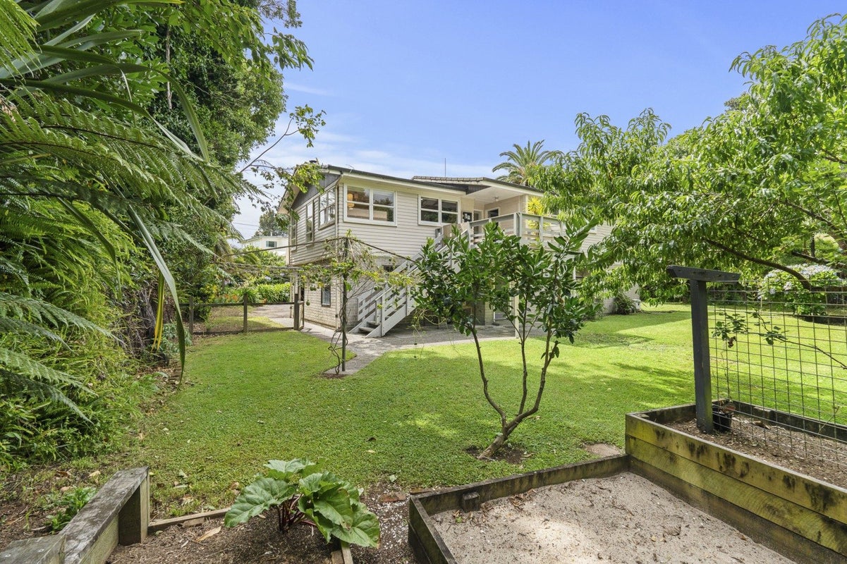 52 Pitcairn Street, Oakura, Oakura - Carousel 2