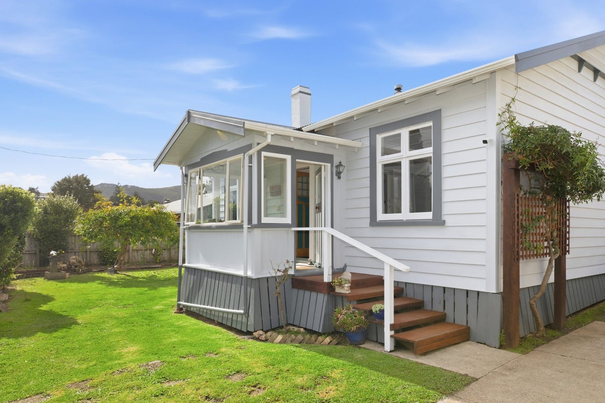 21 Brenan Street, Paeroa, Paeroa - Carousel 2
