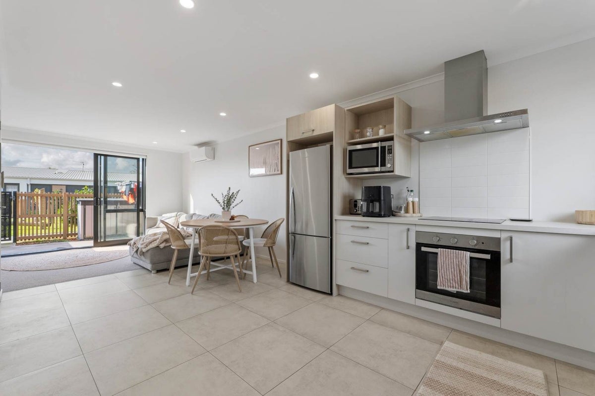 9 Te Ara Tanekaha, Omokoroa, Omokoroa - Carousel 1