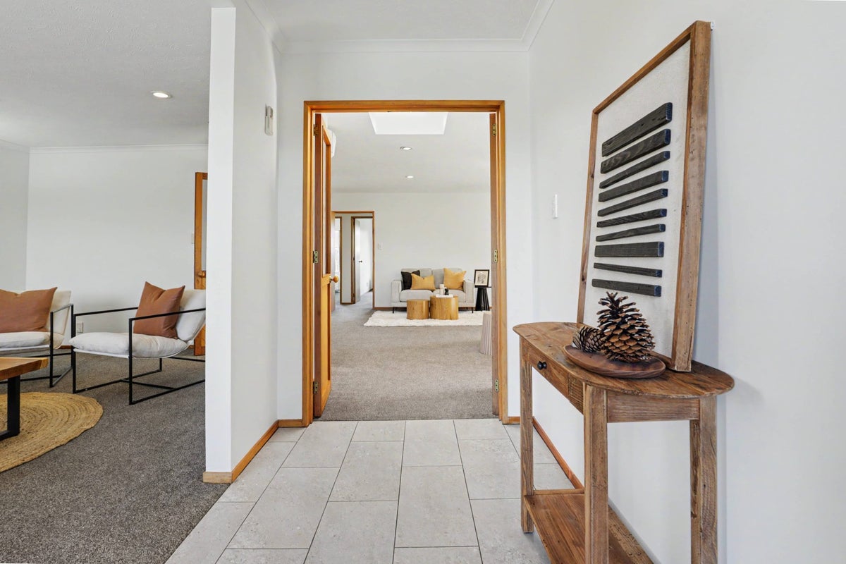 32 Kintyre Drive, Broomfield, Christchurch - Carousel 2