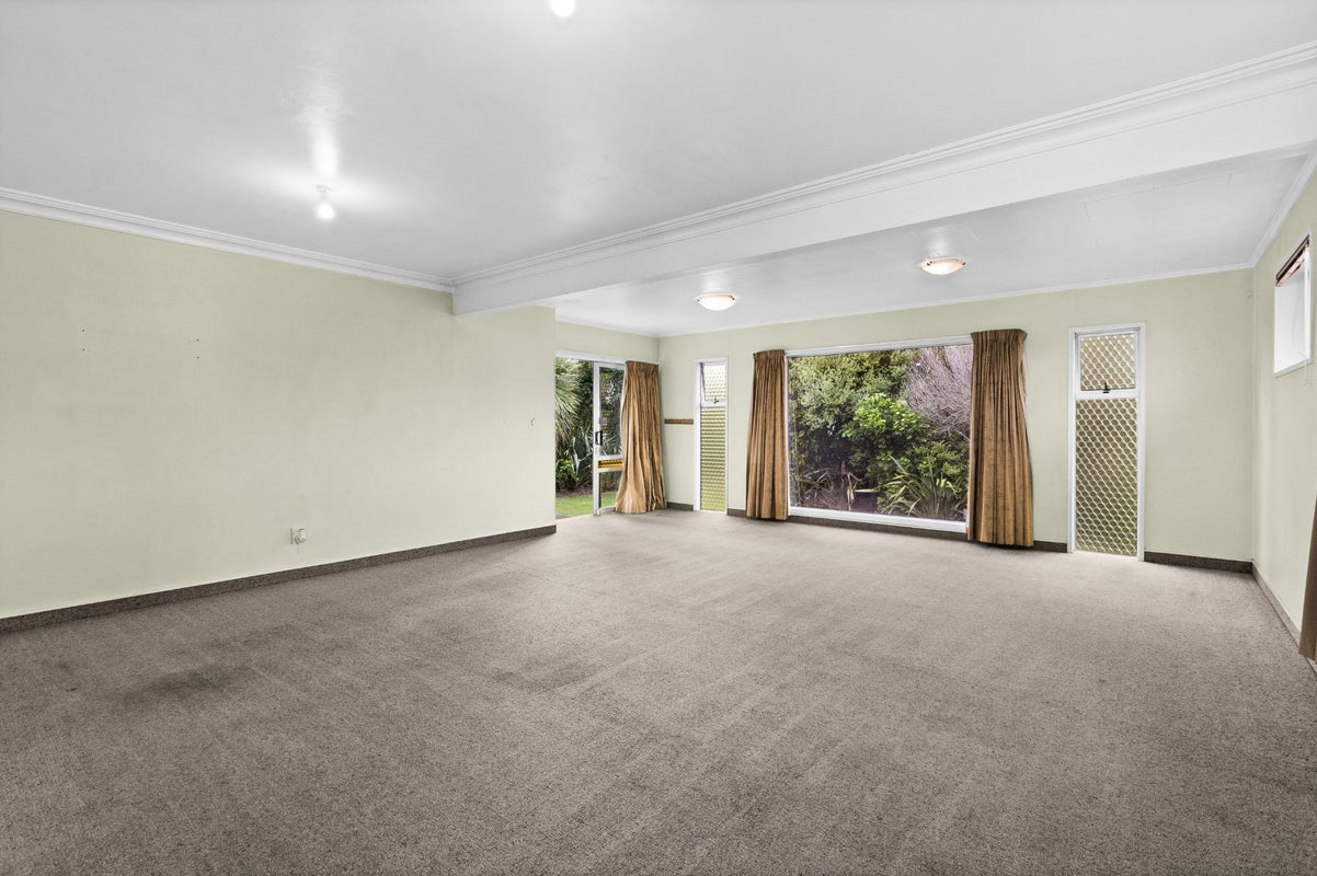 43 Oldham Avenue, Onekawa, Napier - Carousel 2