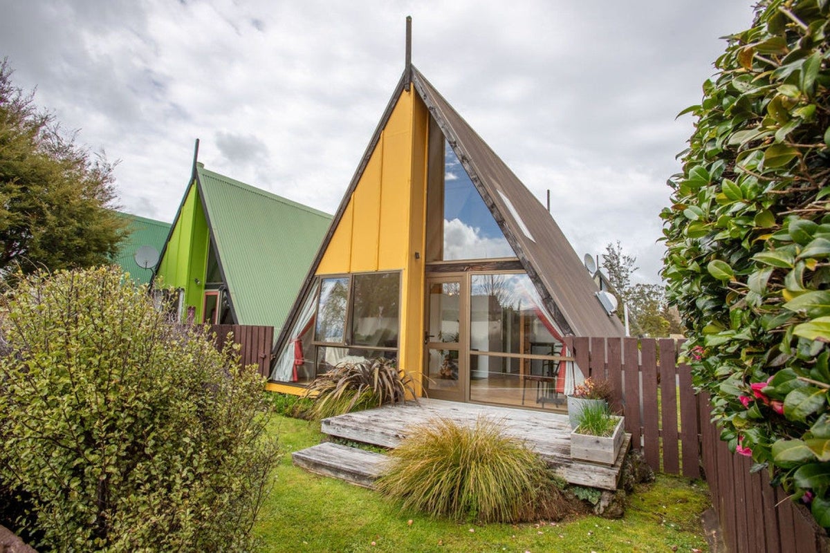 20 Shannon Street, Ohakune, Ohakune - Carousel 1