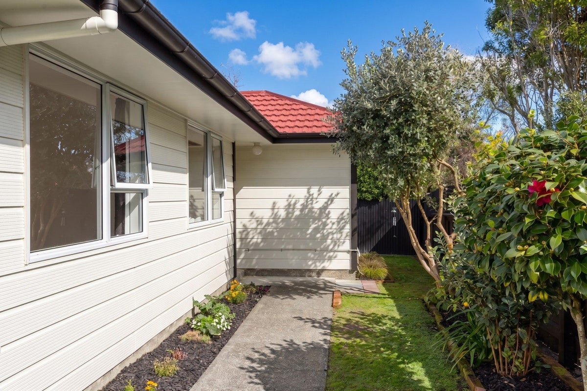 2 Newland Place, Masterton - Carousel 15