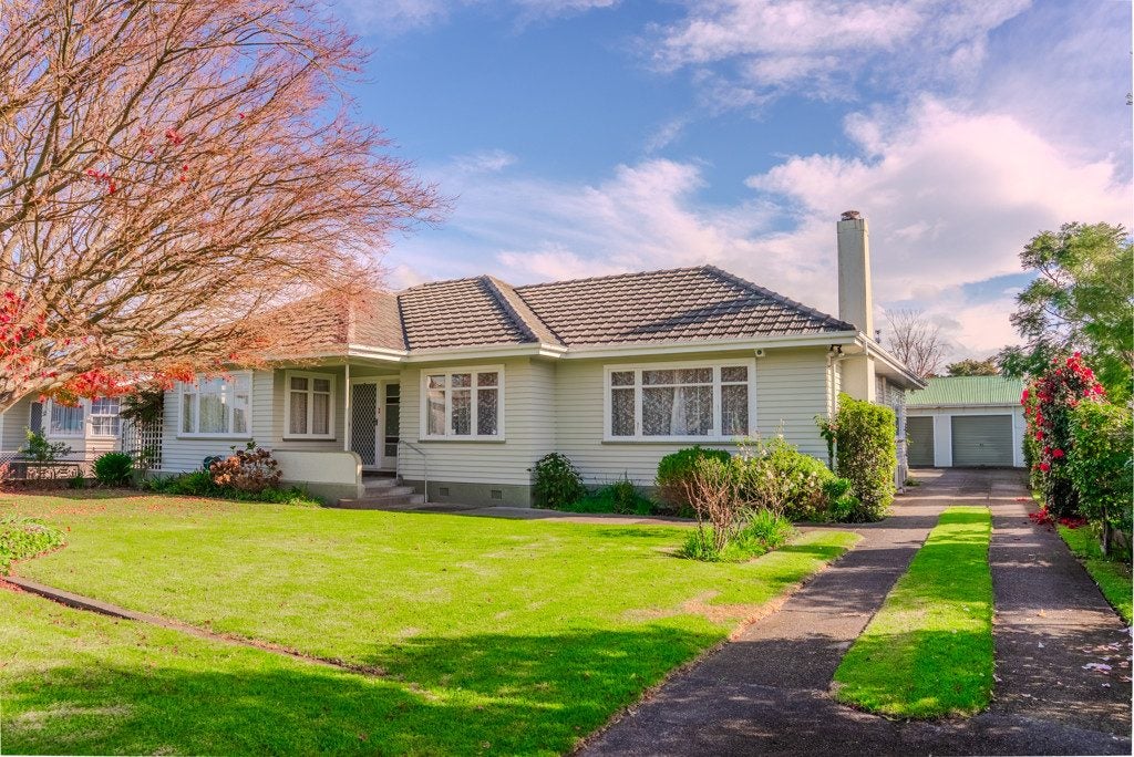 12 Muir Street, Te Hapara, Gisborne - Carousel 1