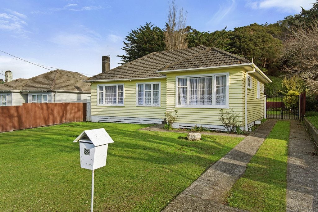 89 Wellington Road, Wainuiomata, Lower Hutt - Carousel 1