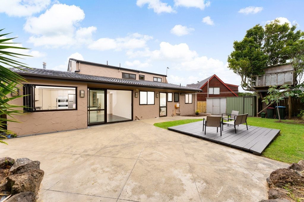 31 Stranolar Drive, Mount Roskill, Auckland - Carousel 2