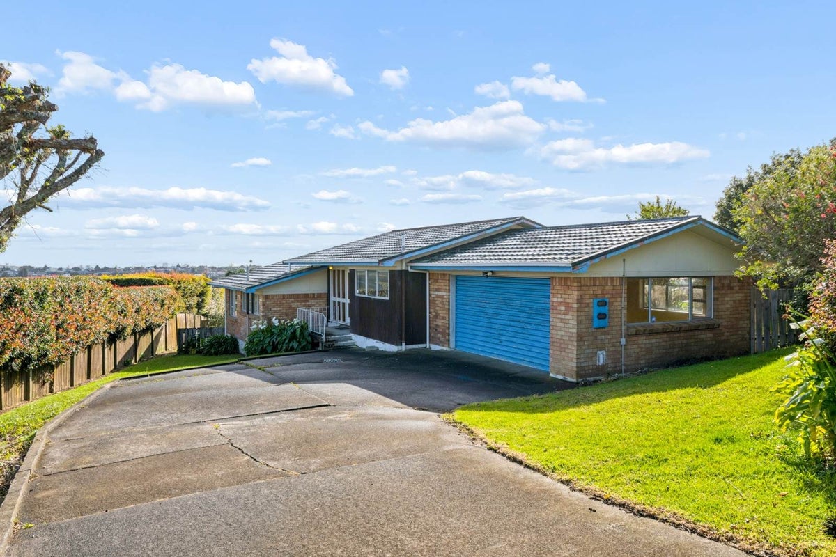 134 Sandspit Road, Shelly Park, Auckland - Carousel 1