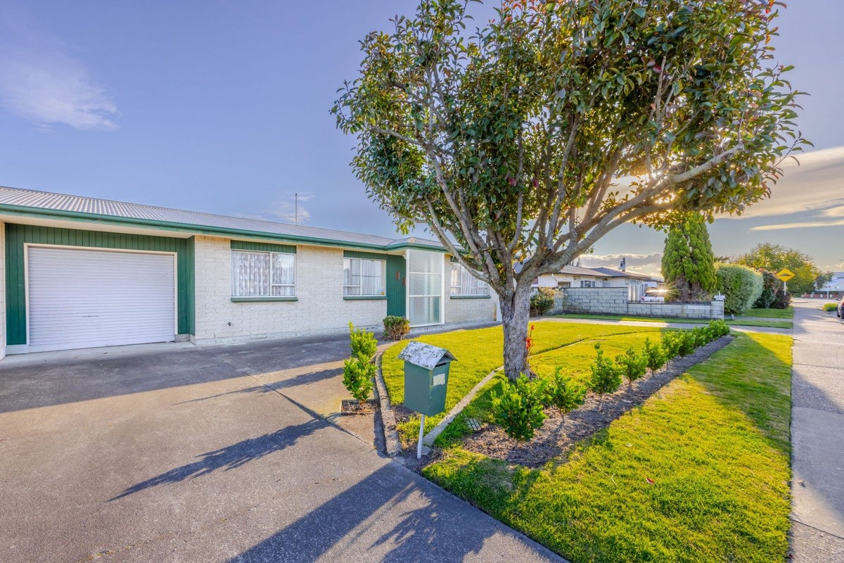 577 Lowe Street, Camberley, Hastings - Carousel 1