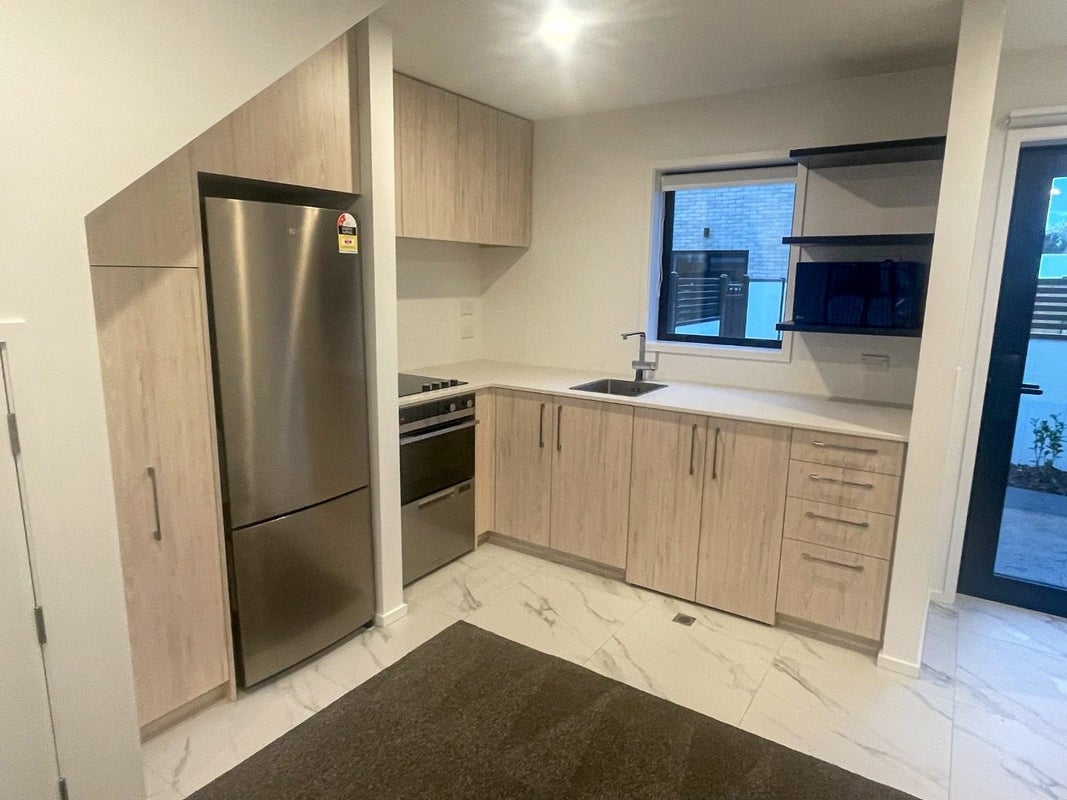 4/4 Taramea Place, Addington, Christchurch - Carousel 2