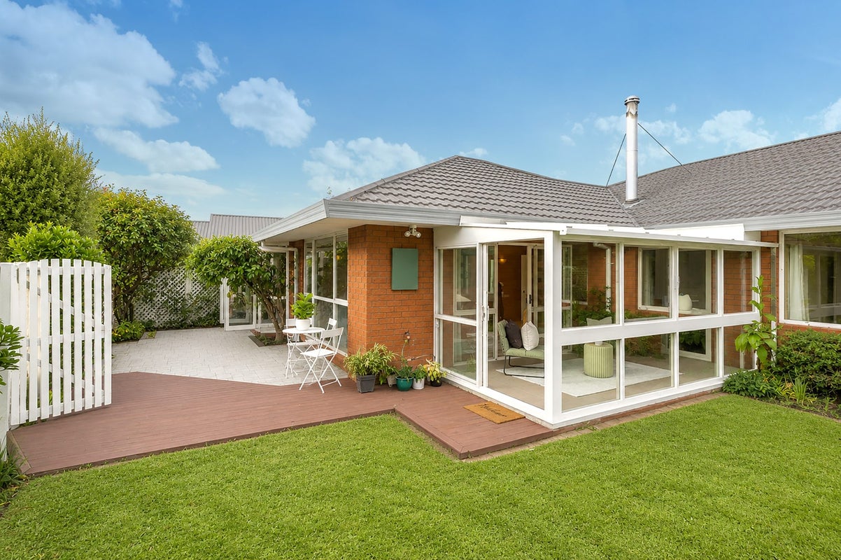 9 Thoresby Mews, Avonhead, Christchurch - Carousel 1