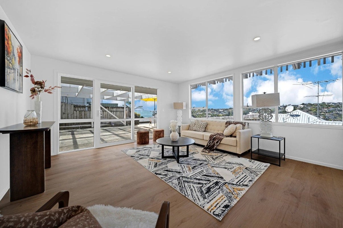 2/9 Colmar Road, Mellons Bay, Auckland - Carousel 2
