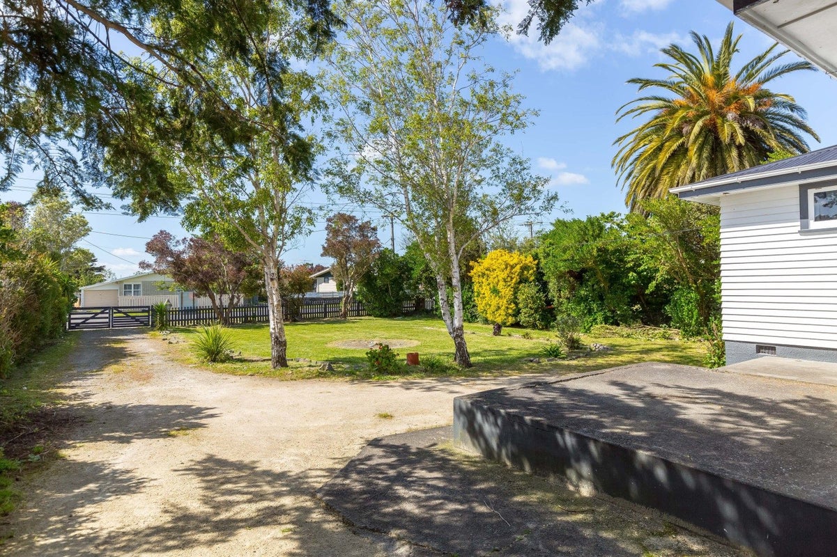 32 Bethune Street, Featherston - Carousel 2