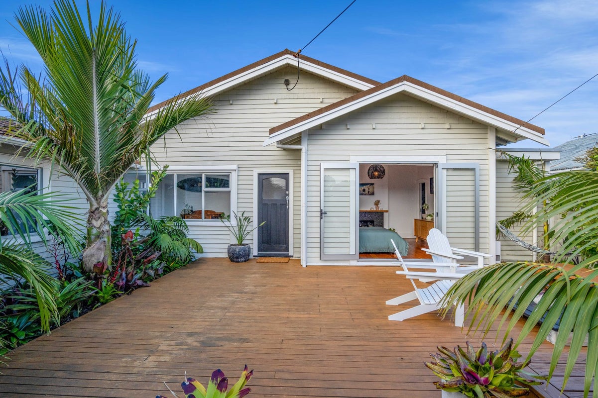 31 Newton Street, Fitzroy, New Plymouth - Carousel 1