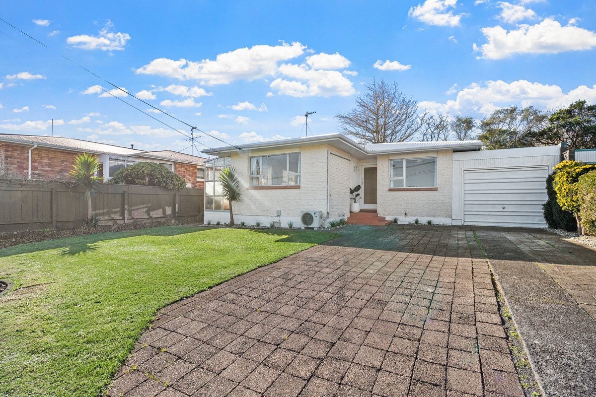 109 Govett Avenue, Frankleigh Park, New Plymouth - Carousel 2