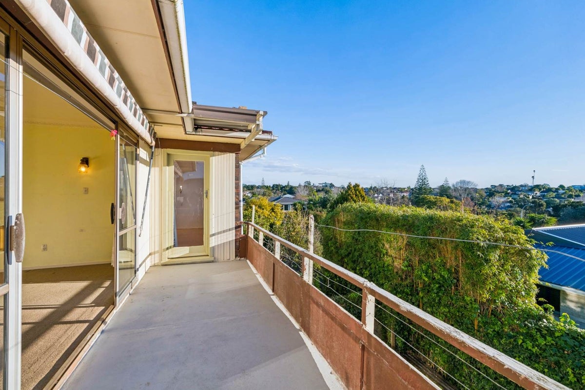 70 Evelyn Road, Cockle Bay, Auckland - Carousel 1