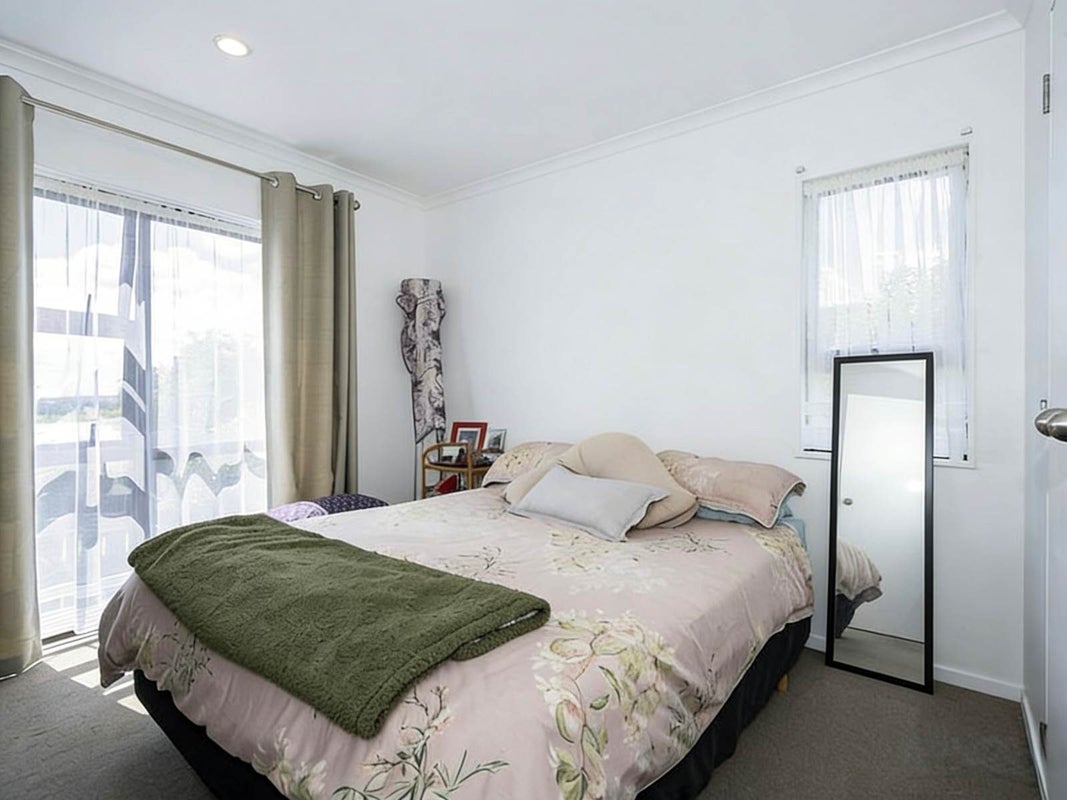 28 Beauchamp Drive, Massey, Auckland - Carousel 19