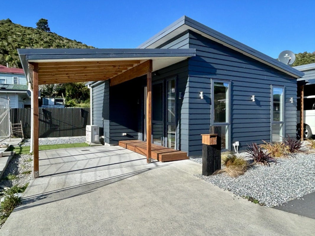 1 Blackmore Street, Greymouth, Greymouth - Carousel 1