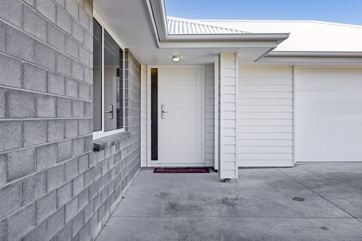 2 Mercade Close, Stratford - Carousel 2