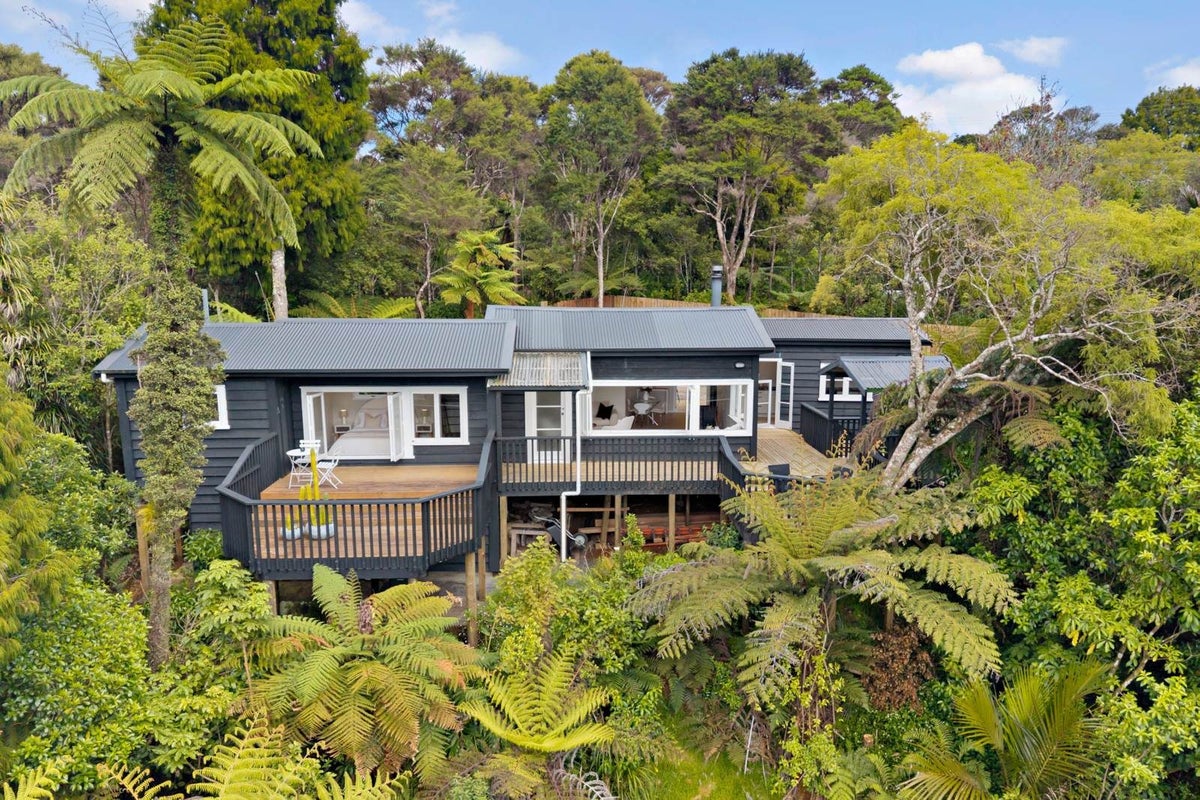25 Turanga Road, Henderson Valley, Auckland - Carousel 1