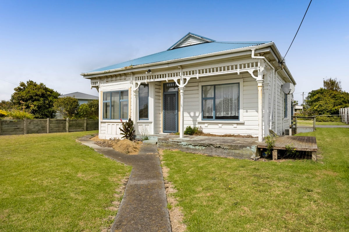11 Suffolk Street, Patea - Carousel 1