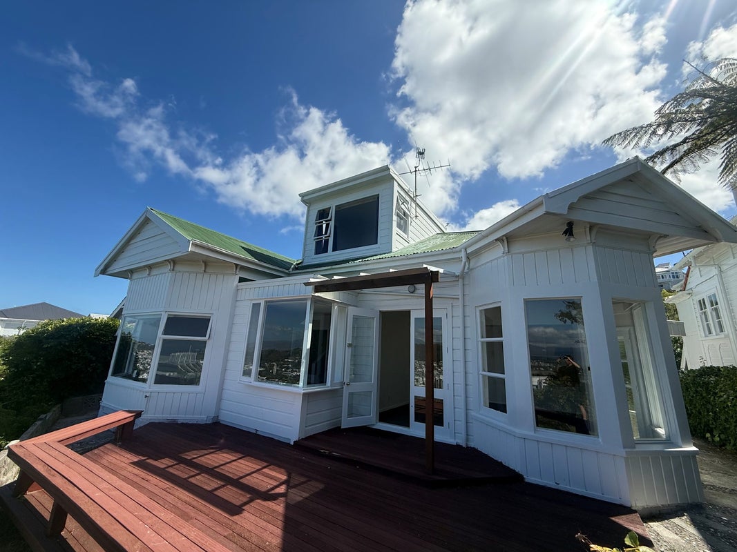 8 Springfield Terrace, Kelburn, Wellington - Carousel 1
