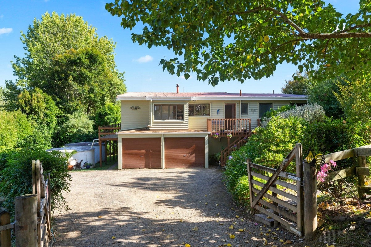 11B Gelling Road, Ararimu, Papakura - Carousel 1