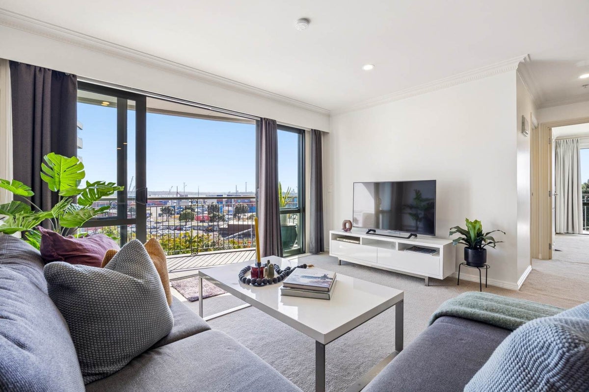 4D/118 Gladstone Road, Parnell, Auckland - Carousel 2