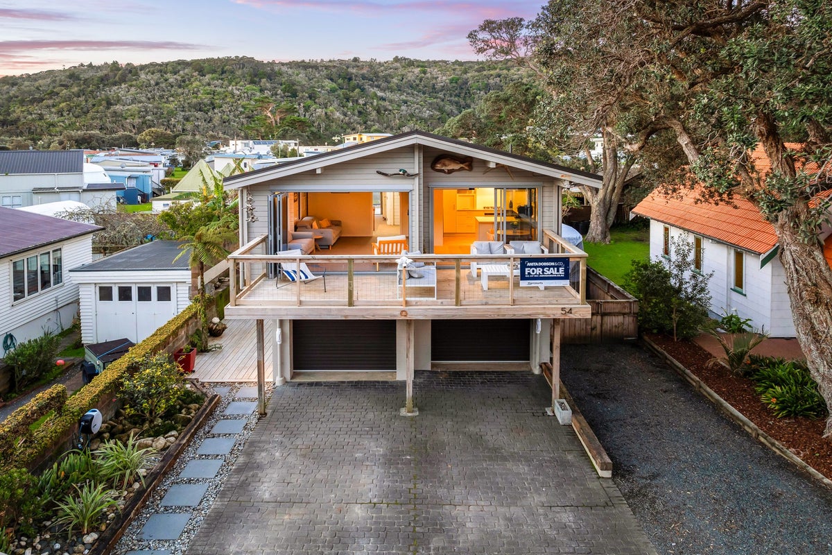 54 Waiwera Road, Waiwera, Orewa - Carousel 2