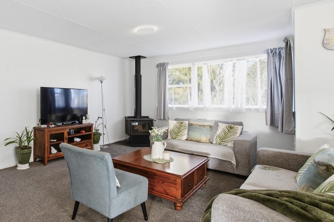 5 Kouma Place, Fairy Springs, Rotorua - Carousel 2