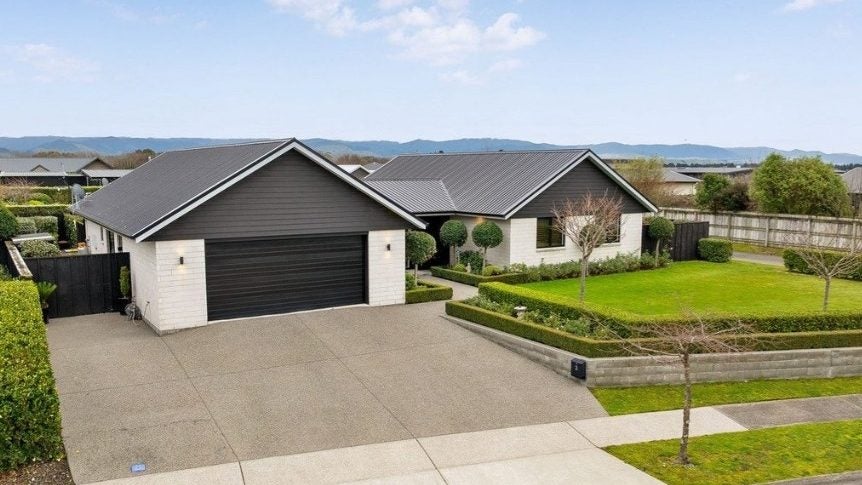 3 Roger Renall Avenue, Lansdowne, Masterton - Carousel 1
