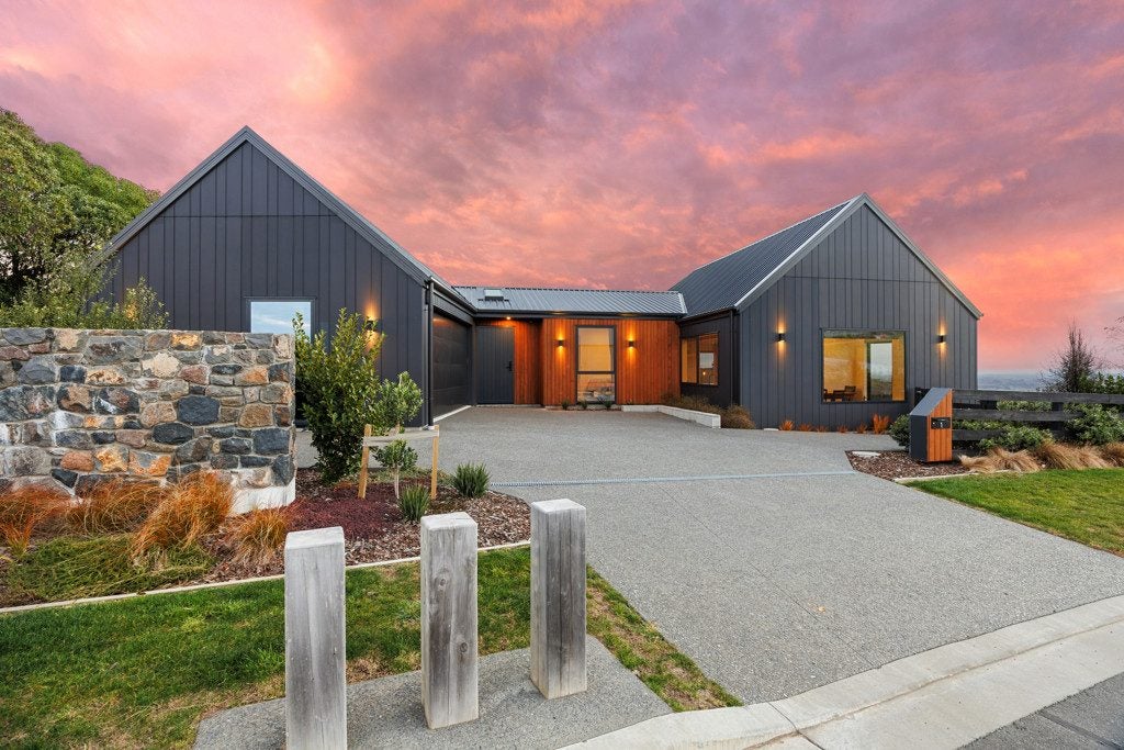 1 Eaglesfield Close, Westmorland, Christchurch - Carousel 1