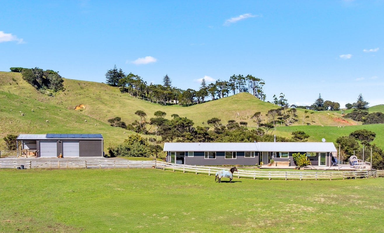 207 Fletcher Road, Waimauku, Waimauku - Carousel 1
