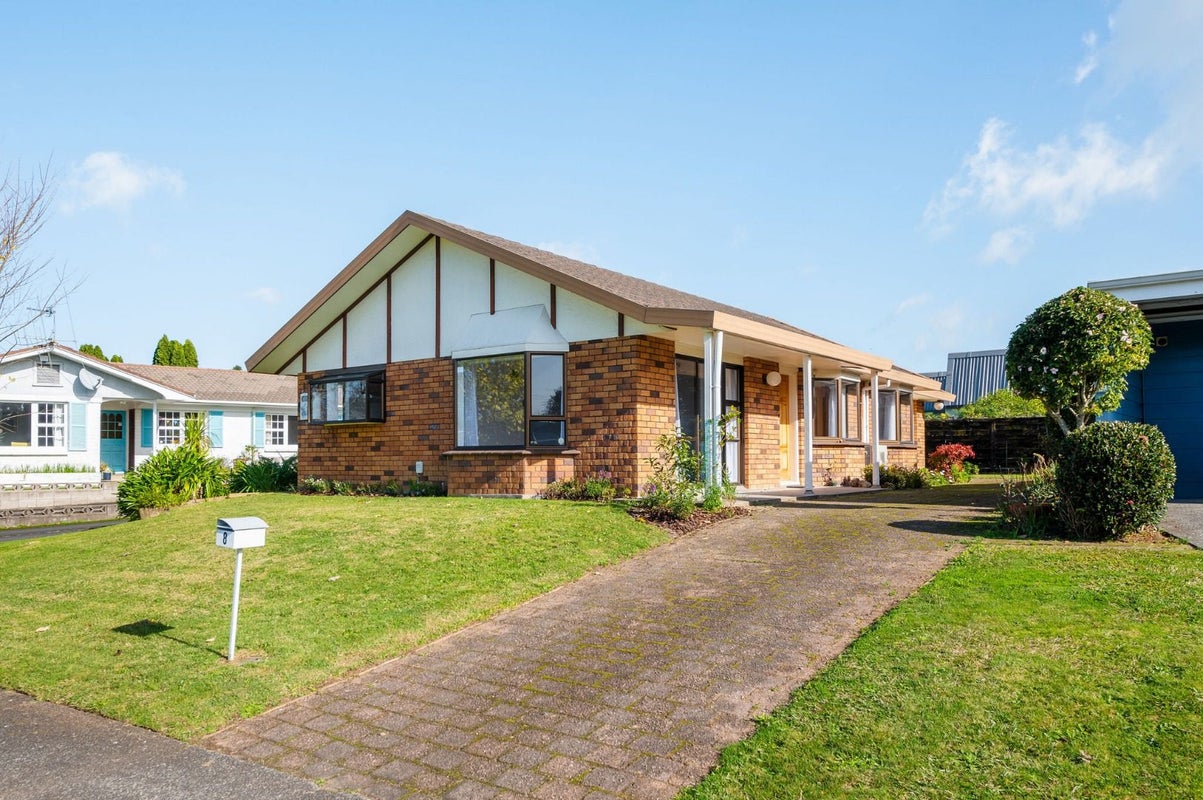 8 Chequers Avenue, Chartwell, Hamilton - Carousel 1