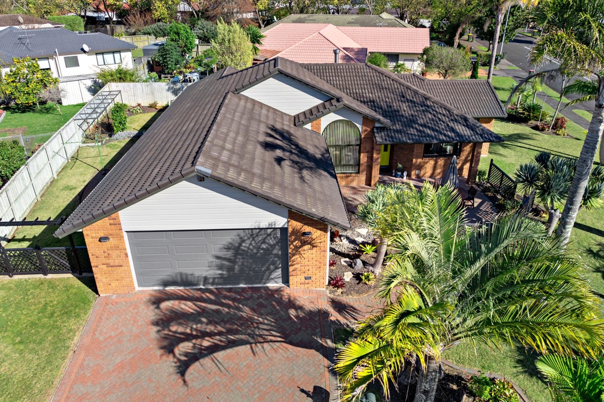 15 Tington Avenue, Wattle Downs, Auckland - Carousel 2
