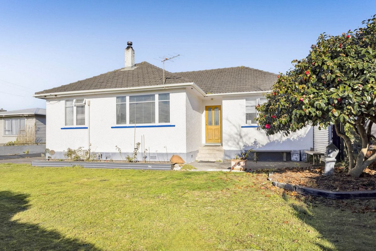 4 Buchanan Place, Hawera - Carousel 1