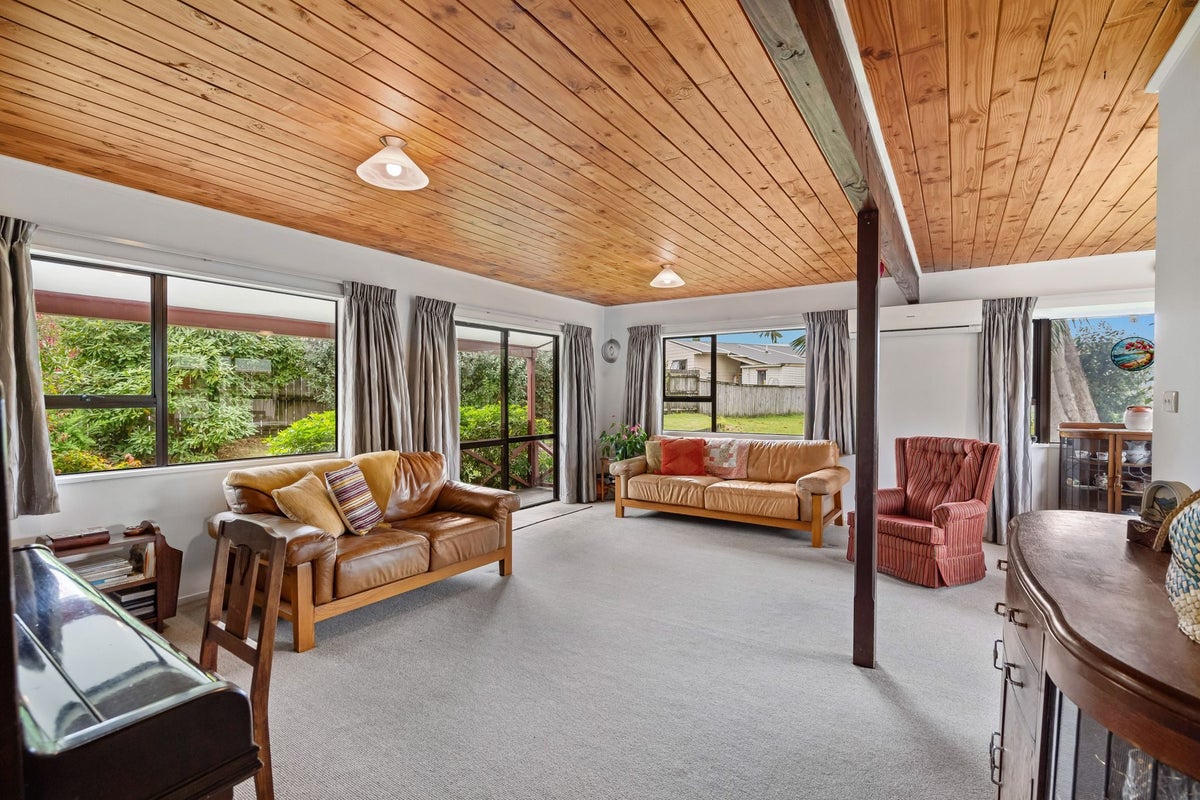 7 Carr Street, Kamo, Whangarei - Carousel 2