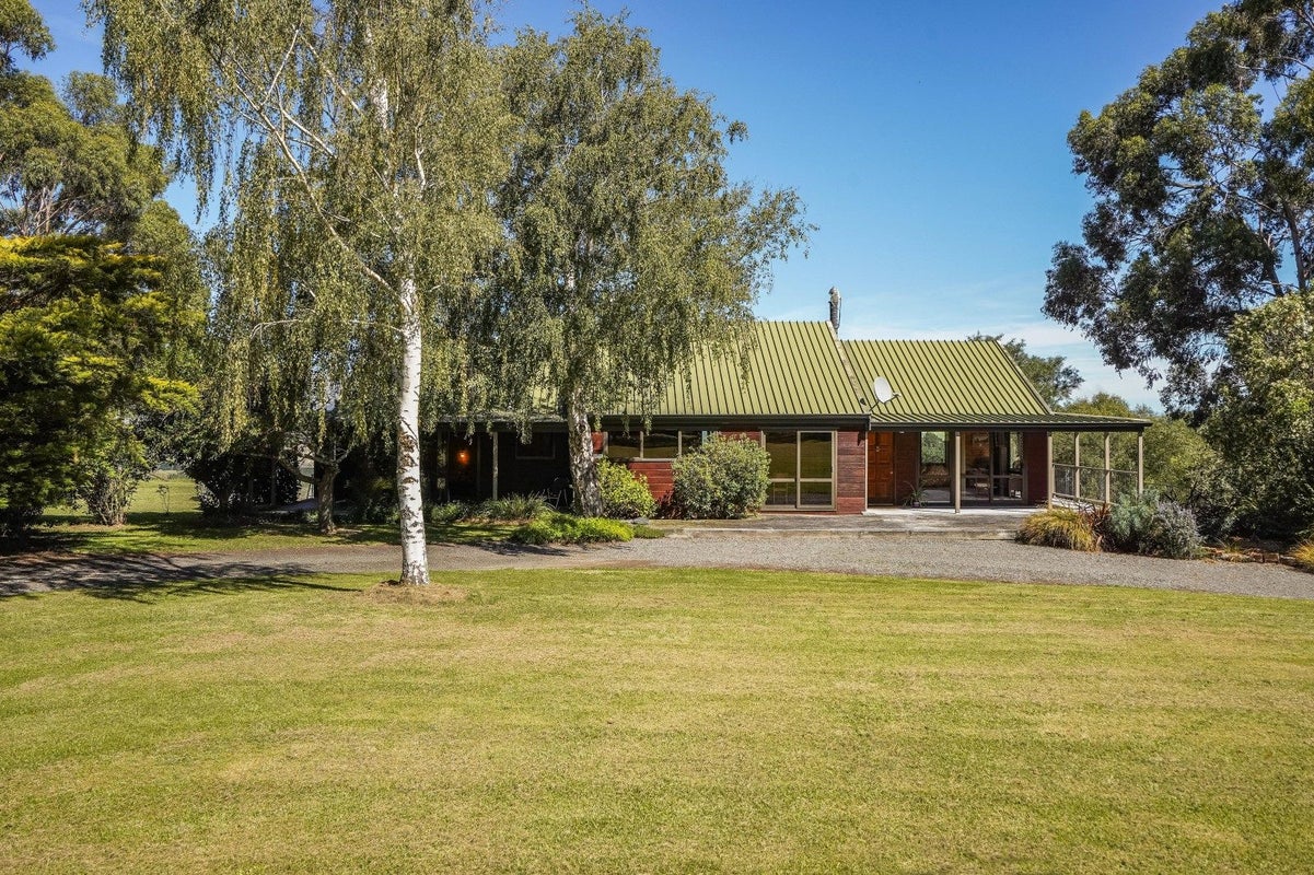 180 Leader Road West, Waiau, Waiau - Carousel 1