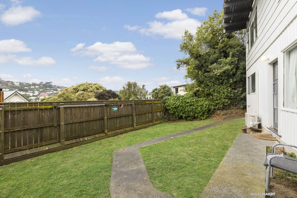 27 Rhine Street, Island Bay, Wellington - Carousel 2
